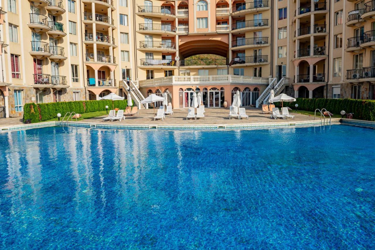 Menada Negresco Apartments Elenite Luaran gambar