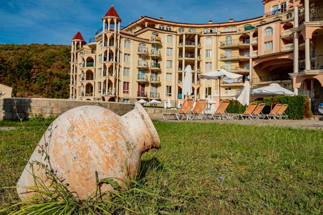Menada Negresco Apartments Elenite Luaran gambar