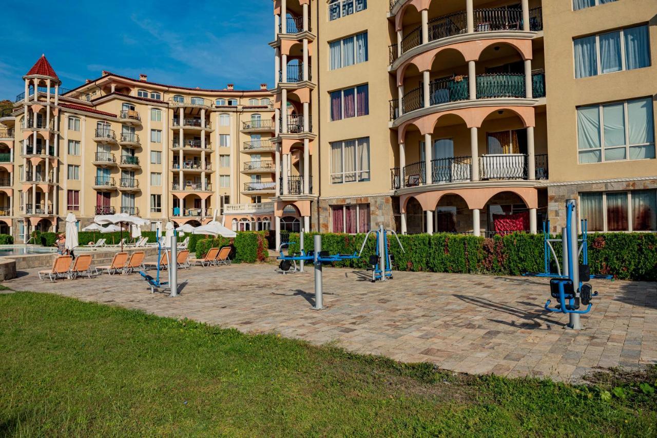 Menada Negresco Apartments Elenite Luaran gambar